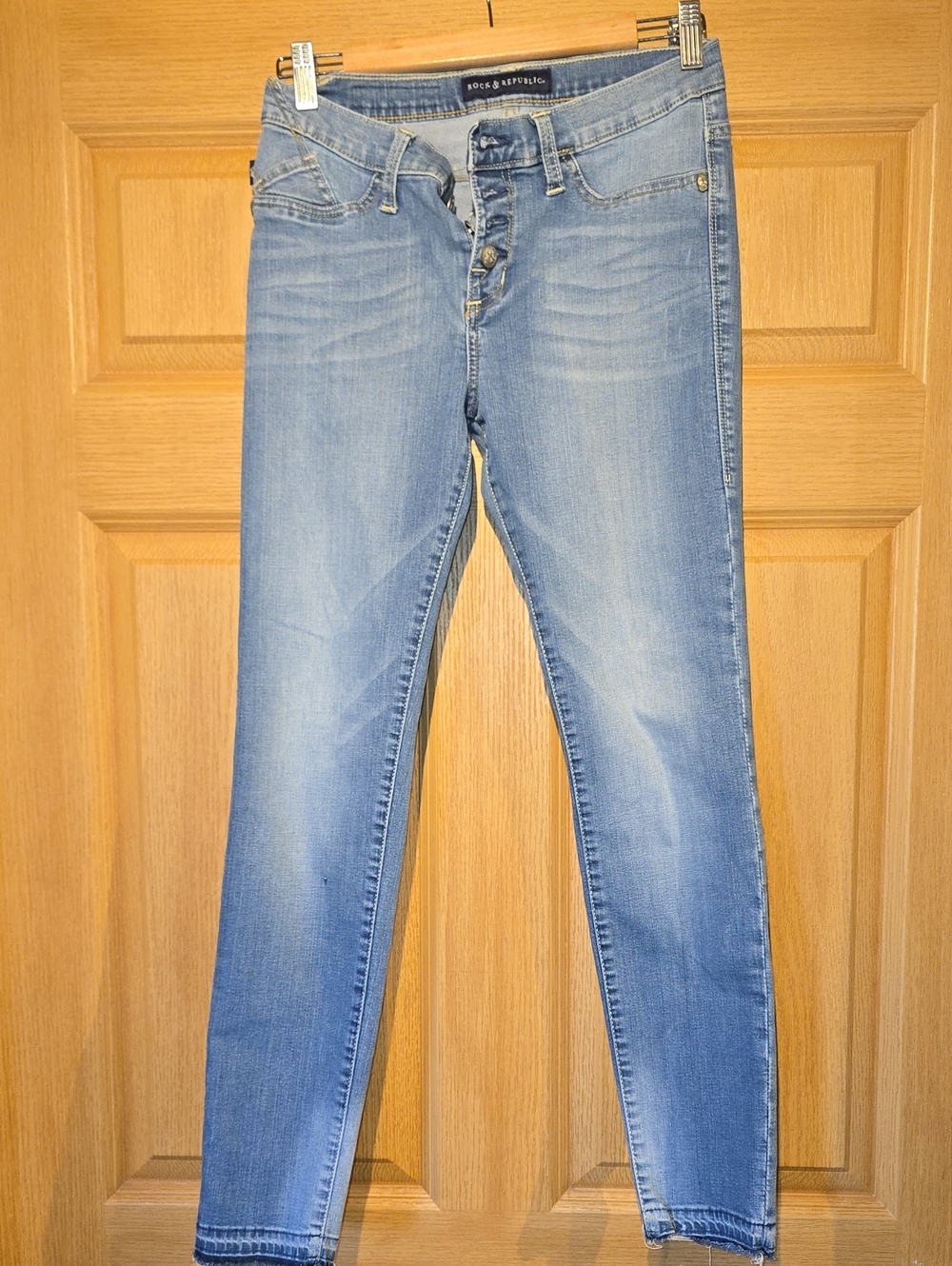 Rock & Republic Women's Skinny Jeans in Light Blue Wash